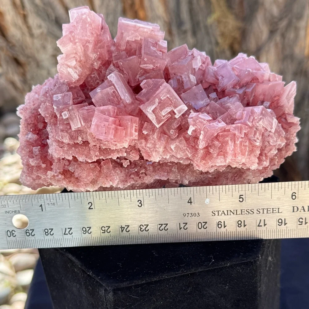 Pink Halite with excellent crystal cube structure - Picture 3 of 4